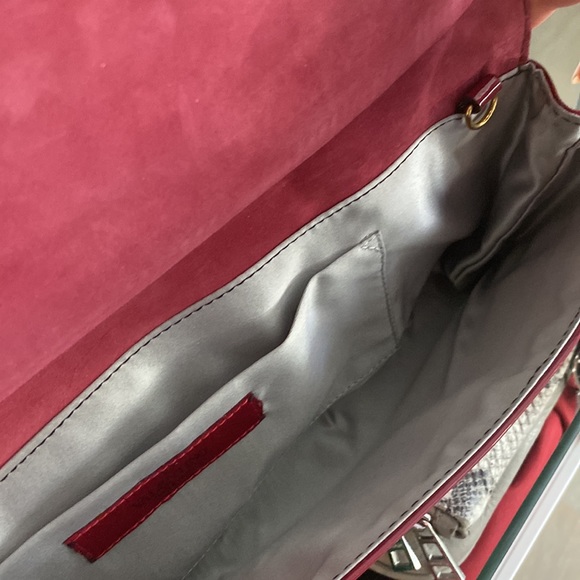 Vintage Burgundy Valentino clutch with a ruffled detail on front and back - Picture 5 of 6